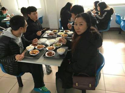 苏宁天天快递食堂
